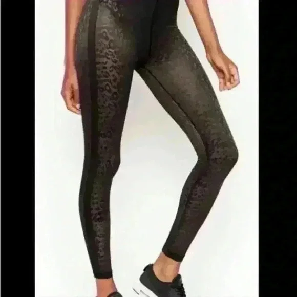 Victoria Secret High Rise performance leopard print mesh leggings 7/8 length NWT - Picture 2 of 10